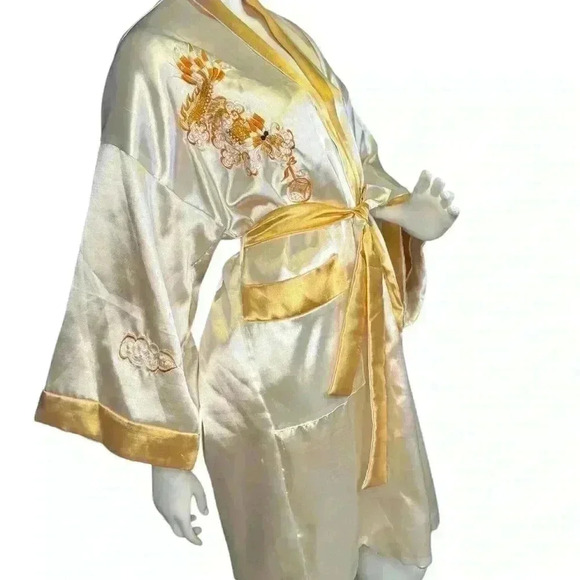 Kimono In Beige And White Silk Reversible One Size Kimono.  E28 - Picture 3 of 11